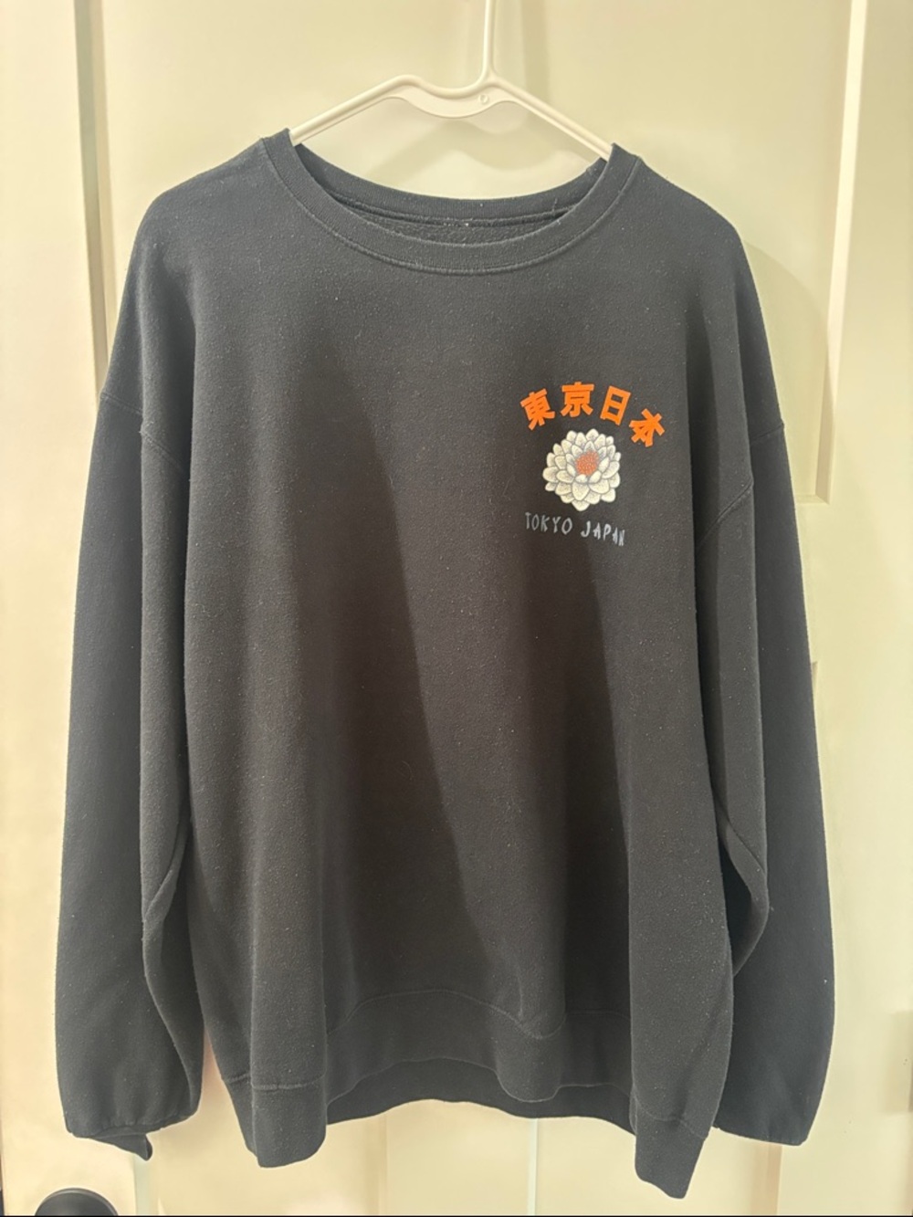 Tokyo Japan Floral Graphic Crewneck Sweater - Black